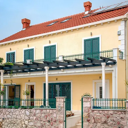 Prázdninový dům Holiday Marina *